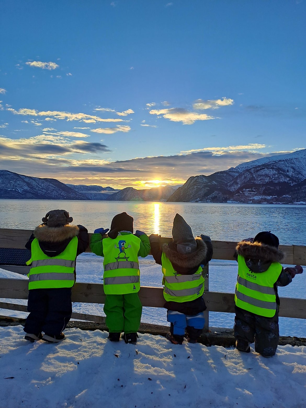 SMÅBARNSAVD UTE